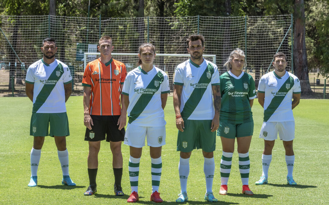 Banfield presentó sus nuevas camisetas para la Temporada 2023