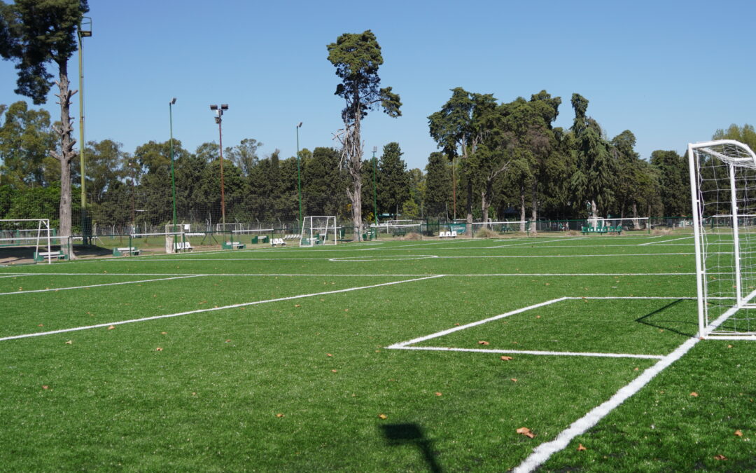 Jugá al fútbol en el Campo de Deportes