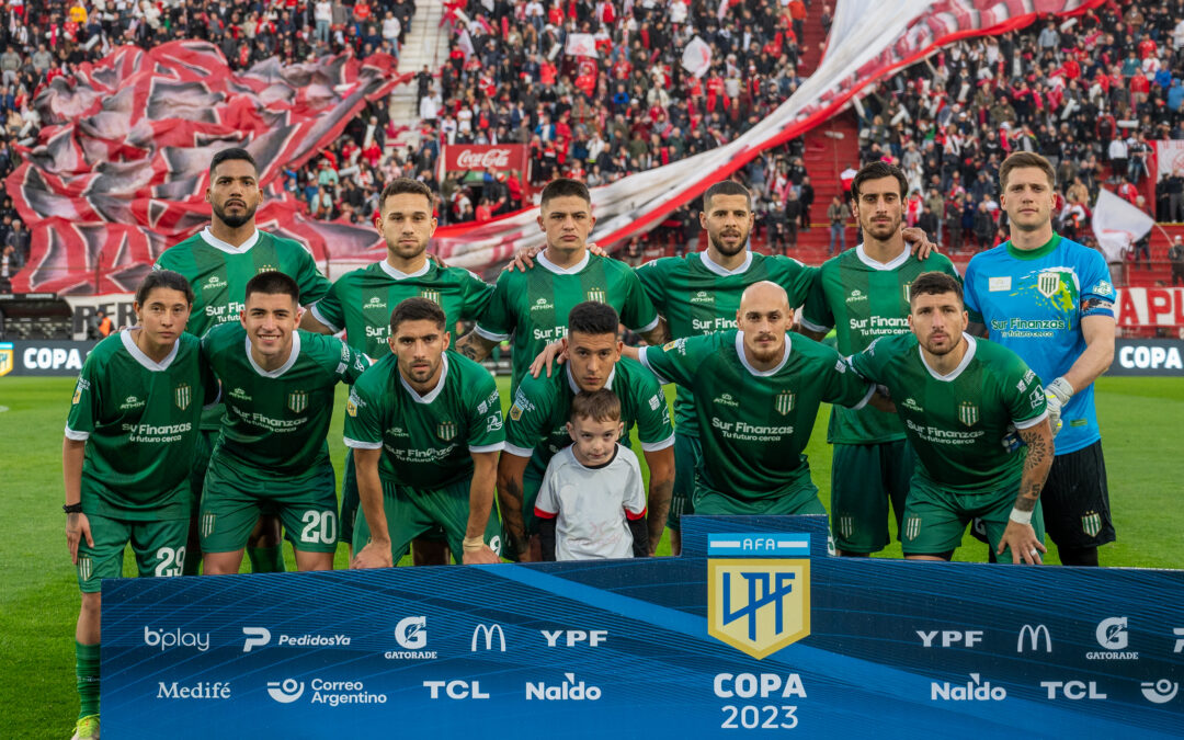 Banfield no pudo en el debut