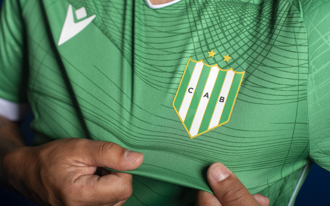 Banfield presentó sus nuevas camisetas